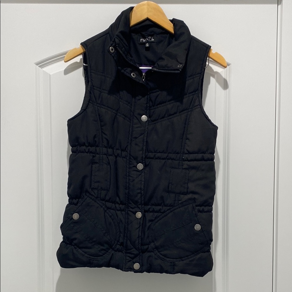 Black Women's Puffer Vest